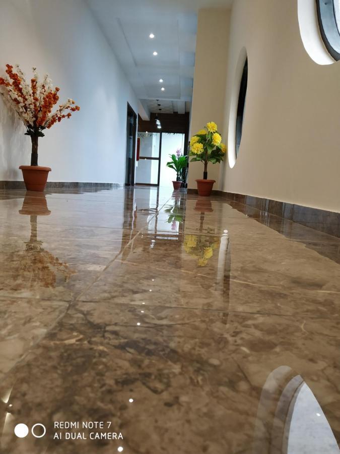 Hotel Krishna Palace Ānand Esterno foto