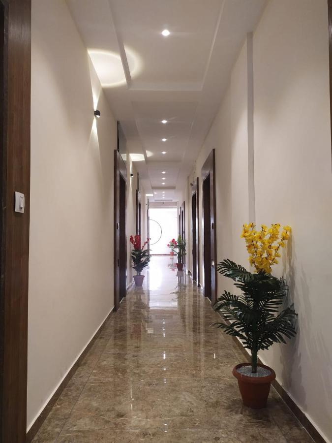 Hotel Krishna Palace Ānand Esterno foto