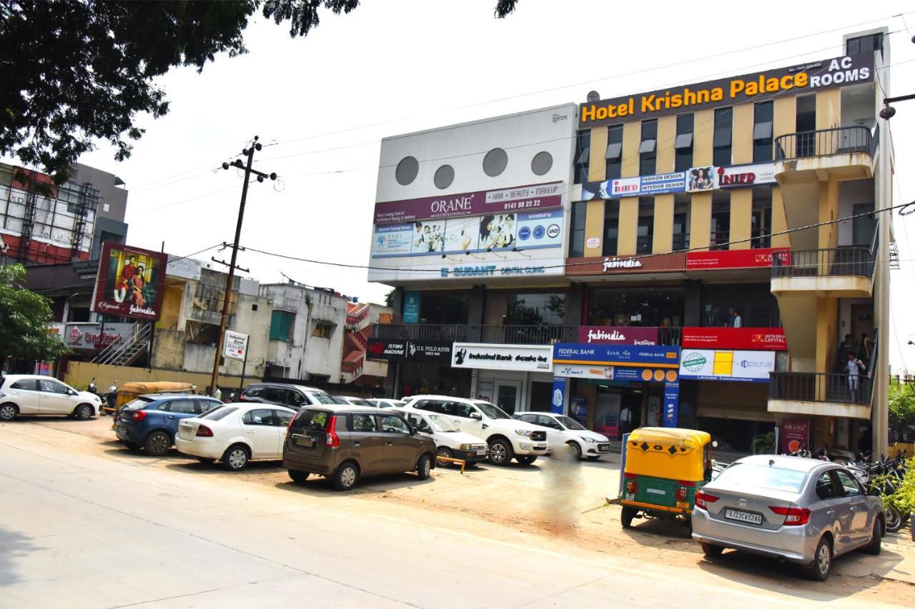 Hotel Krishna Palace Ānand Esterno foto